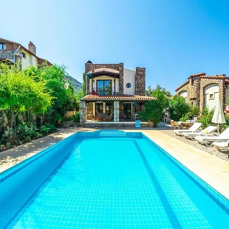 Sleeps 6 With Pool Air Con And Wifi Villa