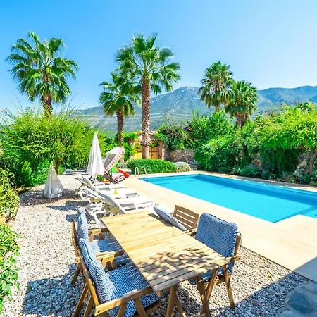 Sleeps 6 With Pool Air Con And Wifi Олудениз